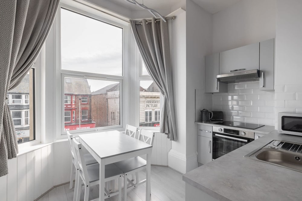 Host Stay Aberdeen Walk Apartment