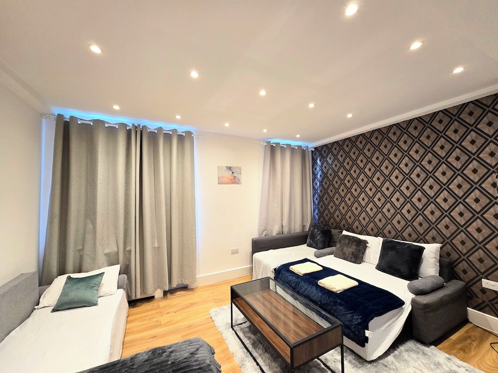 Cozy Apt Step Away Hyde Park and Oxford Street