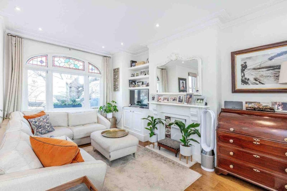 Luxury 3-bed Apartment in Central London