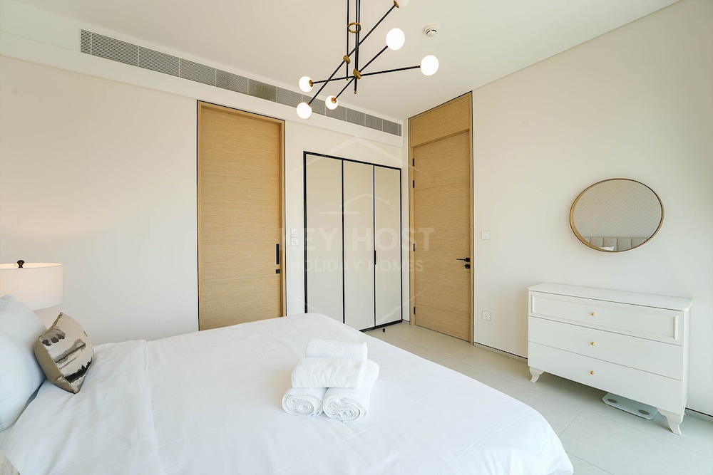 KeyHost - Address Beach Residences