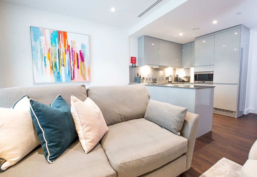 Charles Hope Apartment Canary Wharf