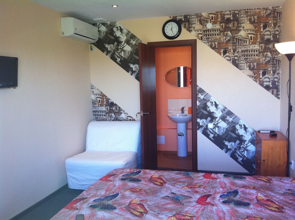 Photo 10