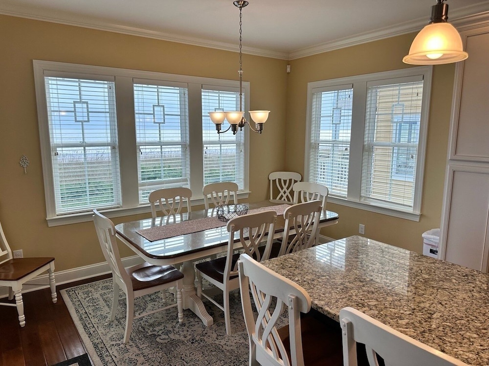 R & R By The Sea 4 Bedroom Home by RedAwning