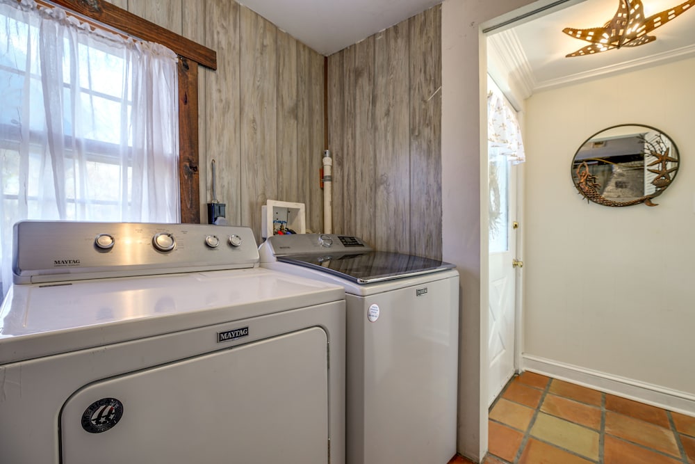 Cottage w/ Potomac River Views in Newburg! view 3