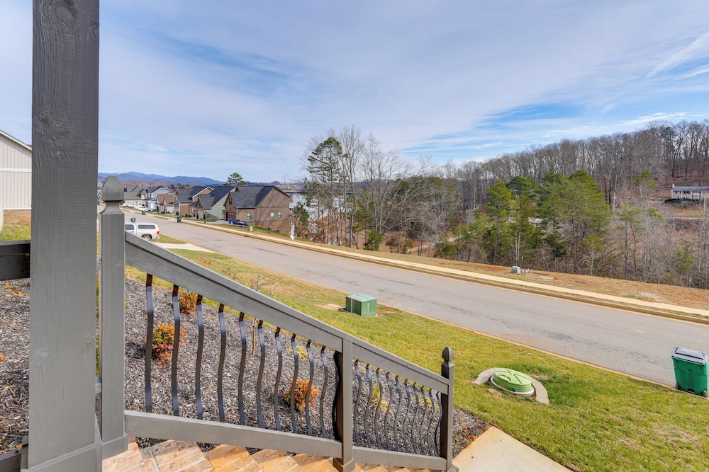 Cherokee Lake Retreat w/ Views in Morristown!