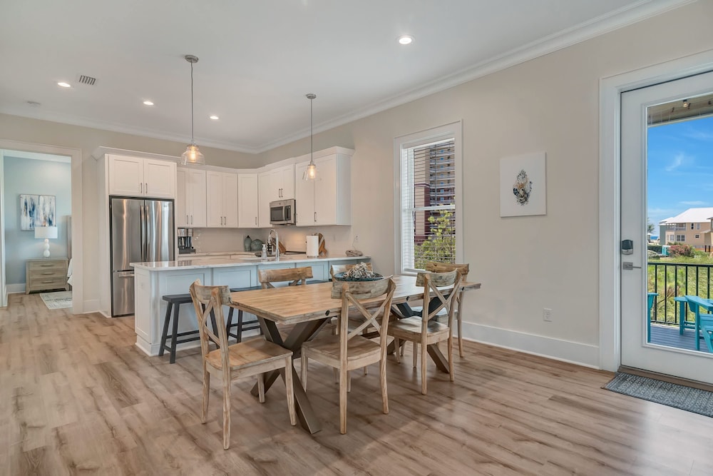 Azure Horizon Beachfront Charm in Gulf Shores