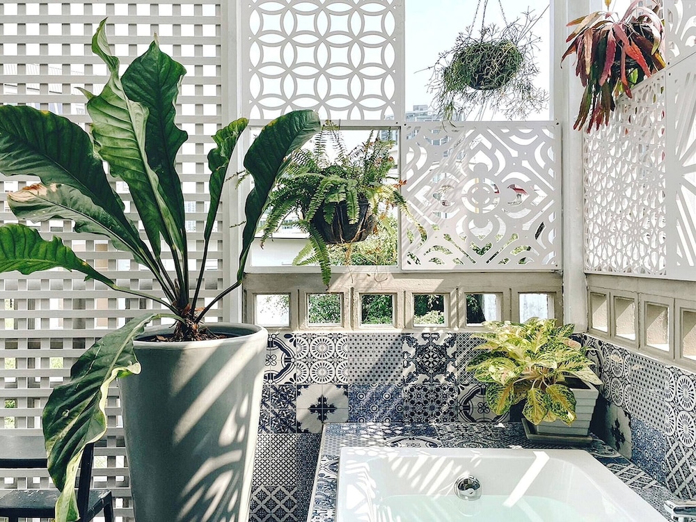 Stylish 3-bedroom Townhome in Heart of Bangkok