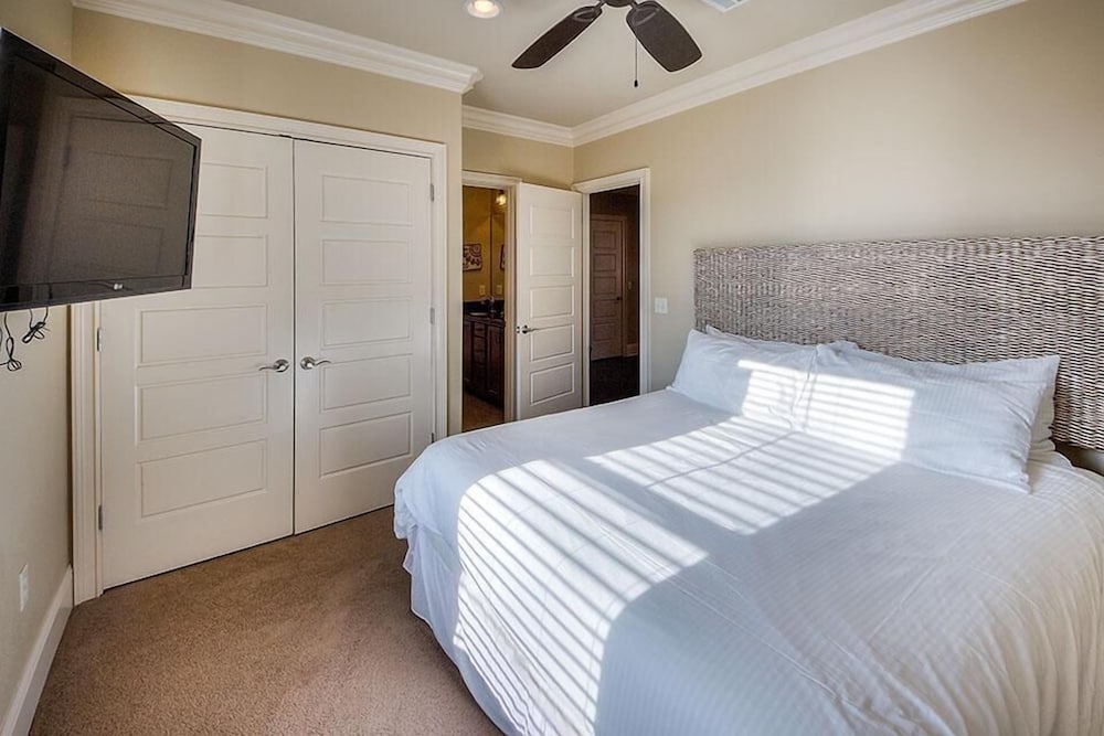 Acqualina 9 Bedroom Holiday Home by Five Star Properties