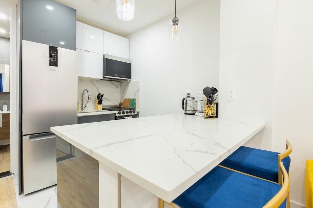 1597 New York Apt