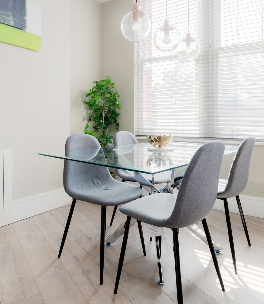 Superb Apartments opp Edgware Rd Station