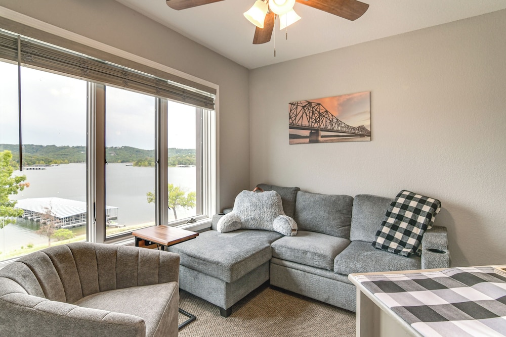 Table Rock Lake Retreat: Steps to Water & Pools!