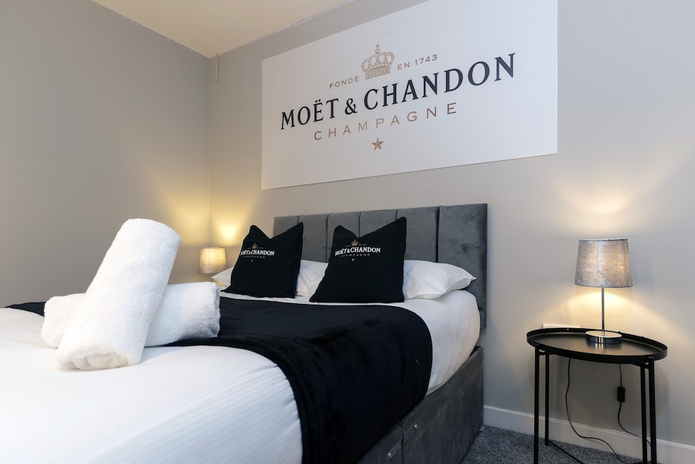 Champagne House - 3 Bedroom Townhouse view 2
