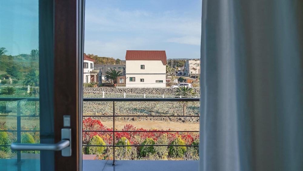 Jeju Brickninemansion