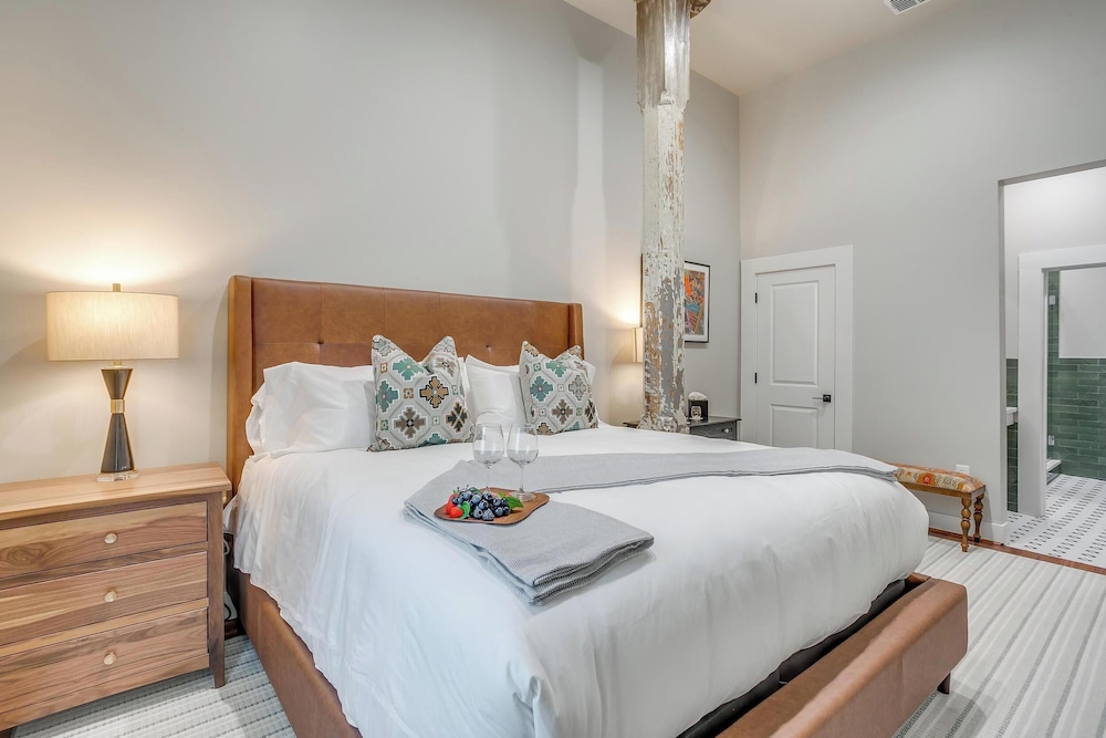 Nutt House Hotel