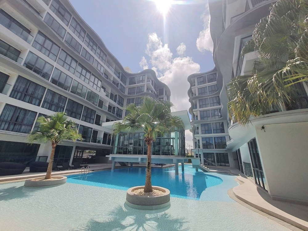 Stylish Bang Saray Apartment With Pool and Resort Facilities