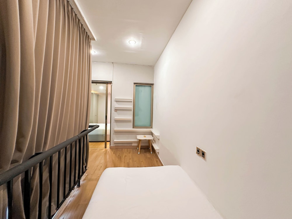Spacious And Strategic Location 3Br At Kondominium Regensi Apartment