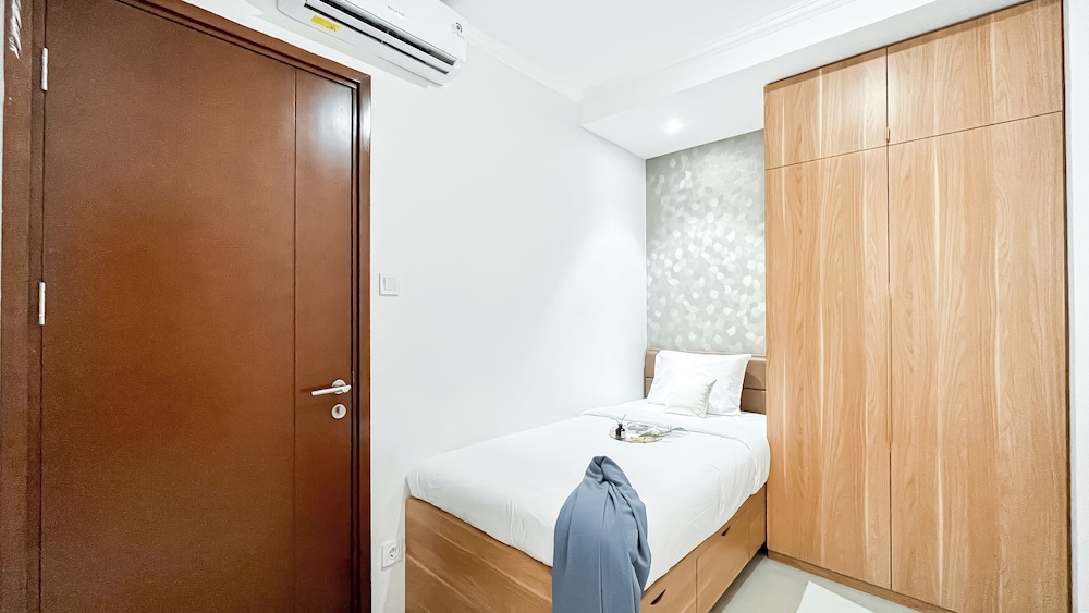 Comfy and Strategic 2BR Apartment at Signature Park Grande