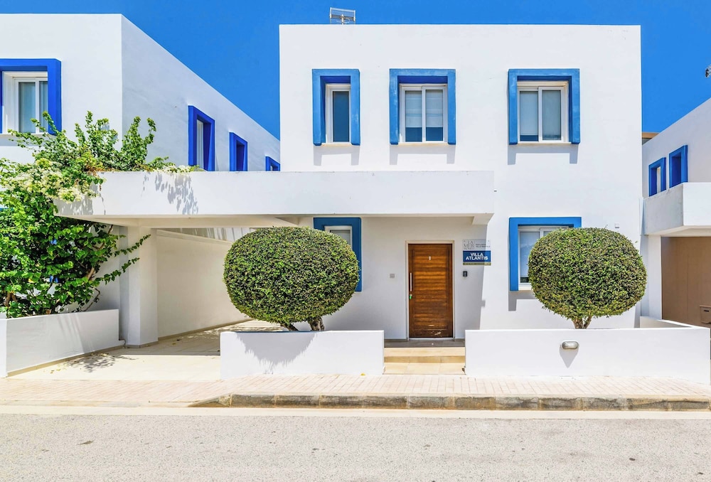 Villa Atlantis