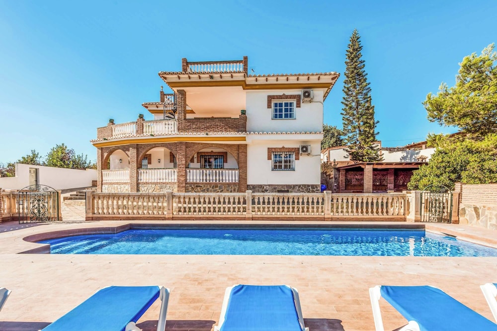 Villa Maria Isabel