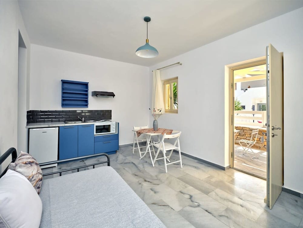 Villa Maria - Naoussa Pigeons Blue Gold Suite