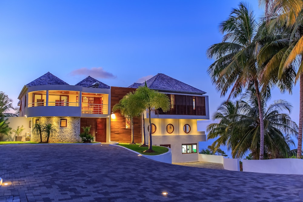 Cocosan Villa