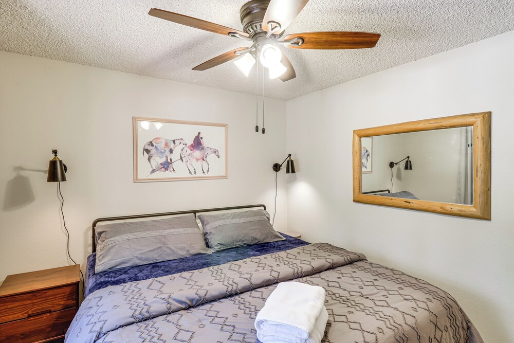 Spacious Decks: Family Pinetop Country Club Home