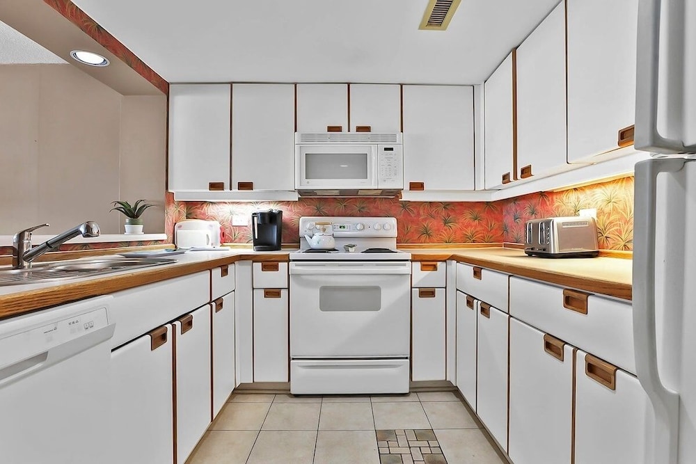 Ocean Creek North Tower F11 2 Bedroom Condo