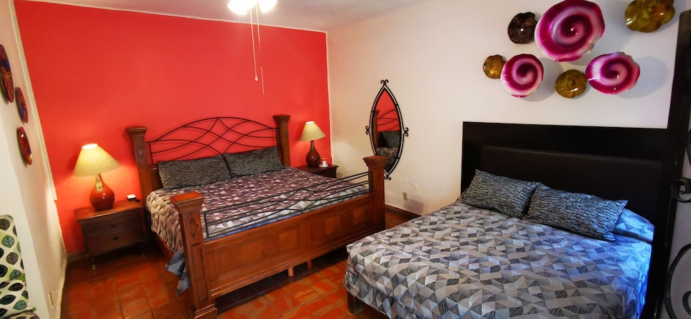 Hotel Rosa Morada