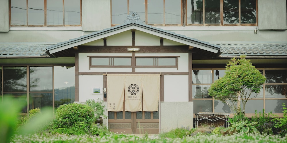 THE LAKE KAWAGUCHIKOKURASHI