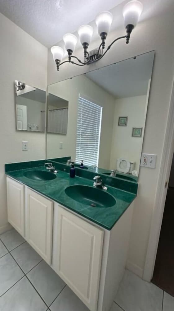 South Facing W/ Private Pool & Spa - Image 3