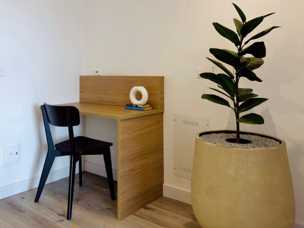 w Elegant Loft w Balcony in Santa B Rbara