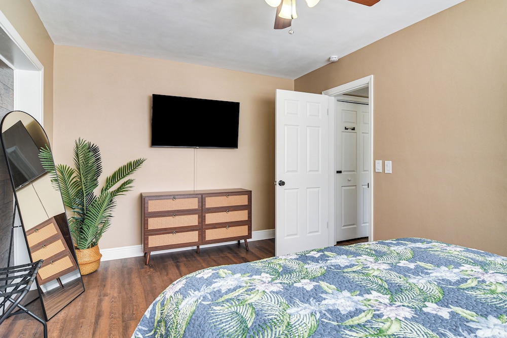 4 Mi to Indian Rocks Beach: Home w/ Backyard Oasis