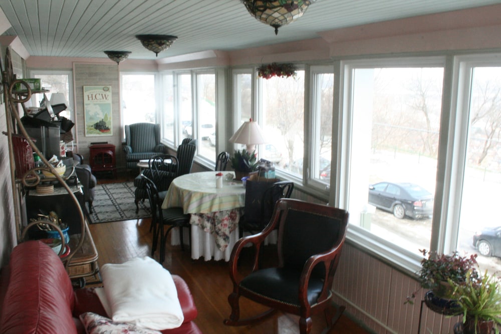 Photo 33