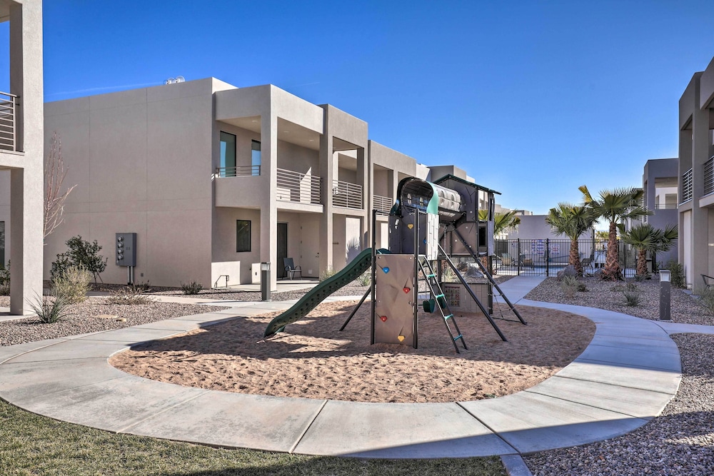 Pool Access: St George Townhome Near Trails!