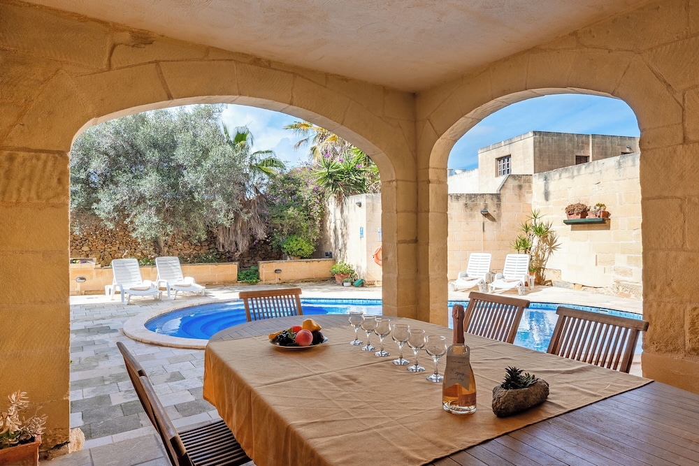 Bebbuxija Pool Farmhouse Gozo