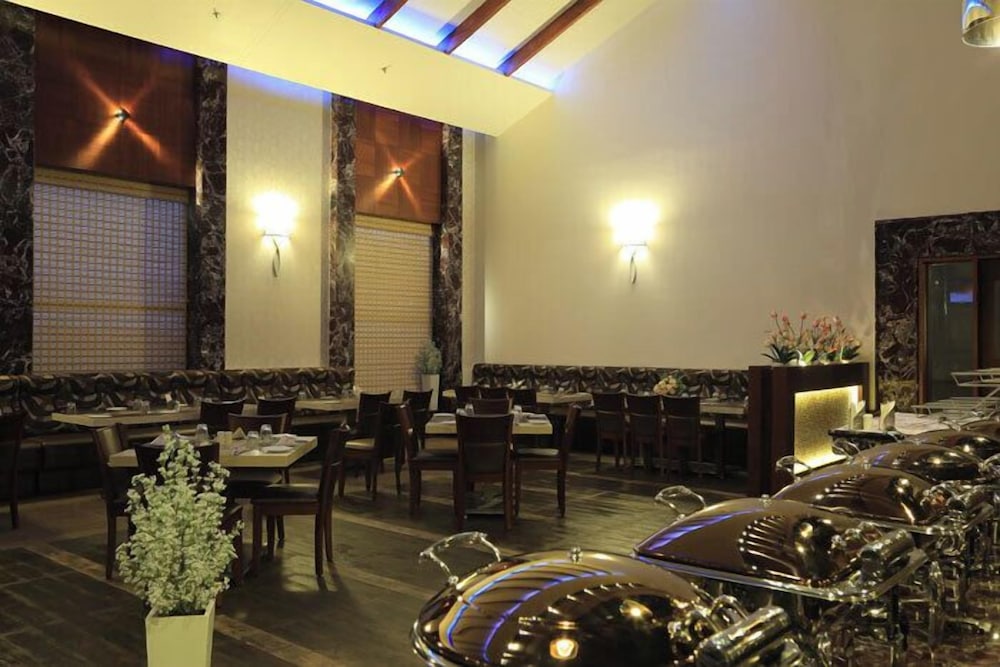 dhanalakshmi srinivasan hotels pvt ltd