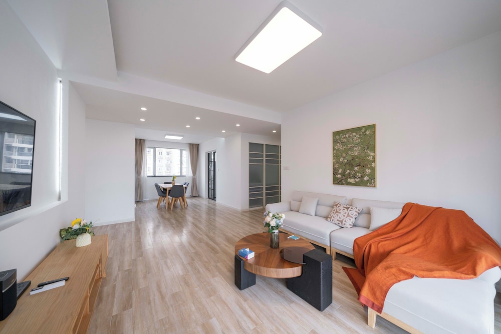 Tyms Tianshan 4BR 2BA APT Residence