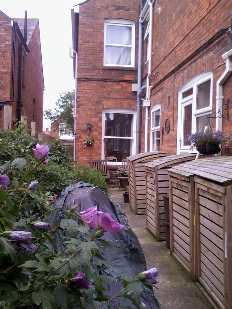 Barnes's Rest Bed & Breakfast & Caravan