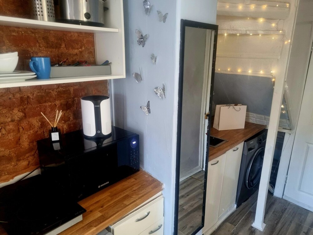 Charming 1-bed Studio Annex,parking,kitchen,wifi, photo 9