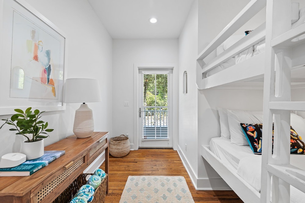 Across From the Pool & 3 Minutes to Deeded Beach in Old Seacrest: Sleeps 12 view 5