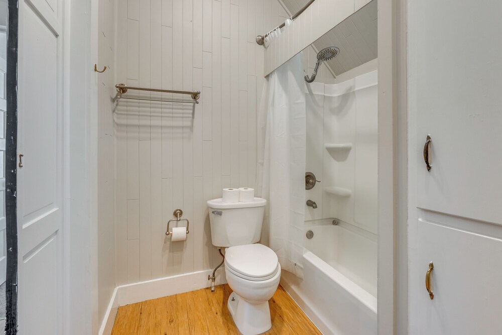 8 Mi to Pensacola Beach: Home w/ Private Pool