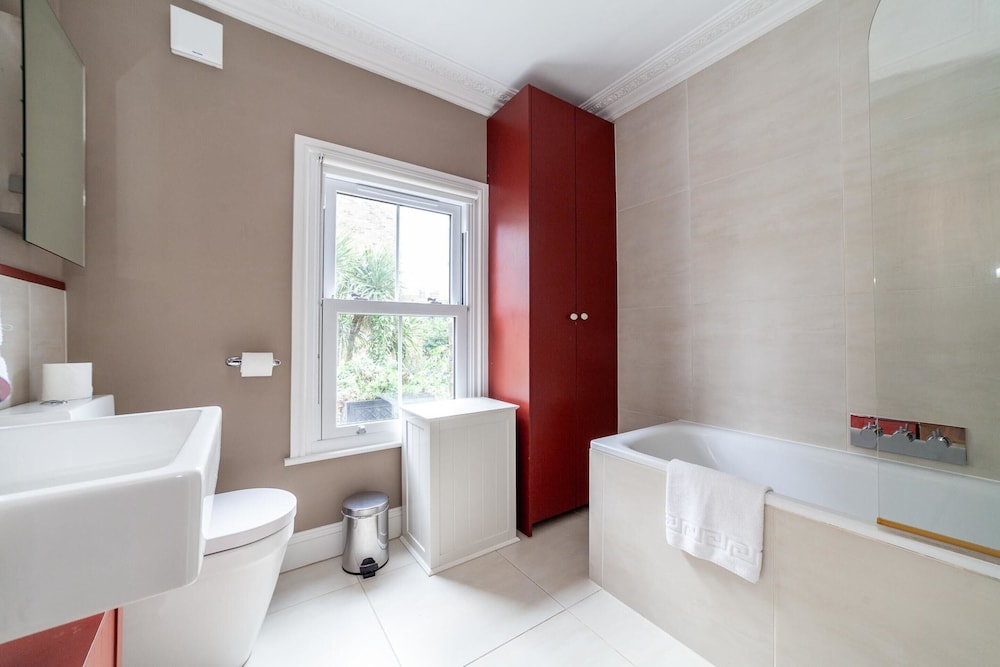 Elegant Chelsea Hideaway