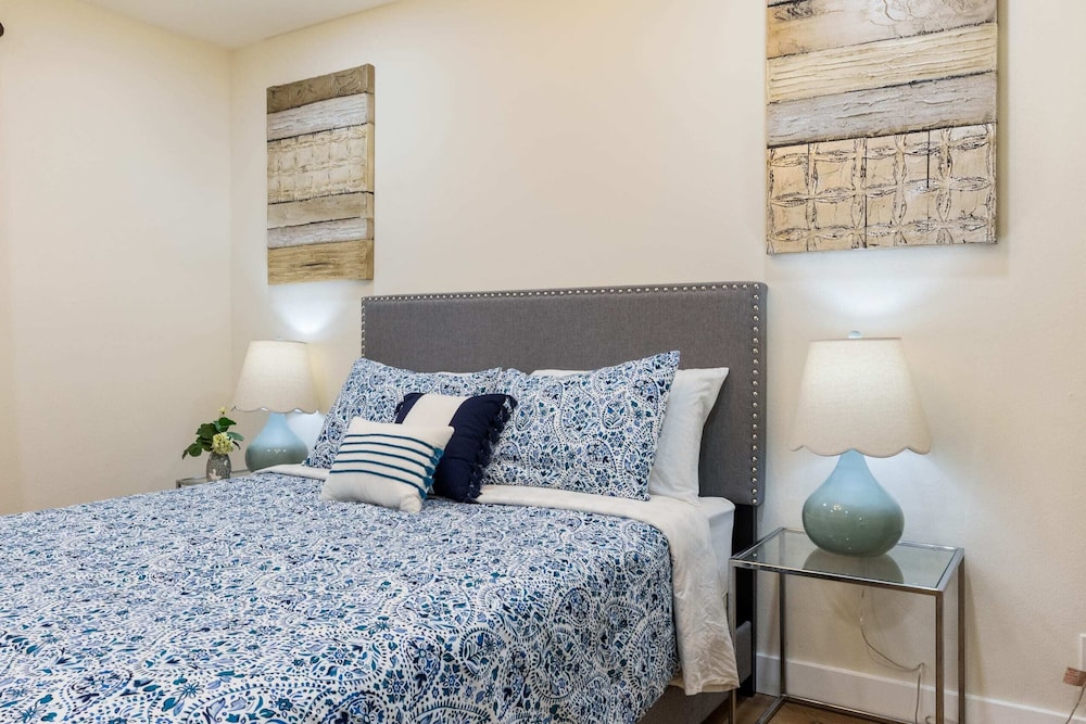 @ Marbella Lane - Cozy Gem Near Nature Trails
