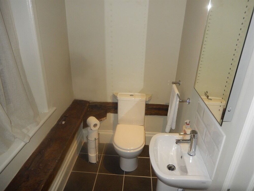 Marlborough Vacations - The Bear Marlborough - Property Image 10