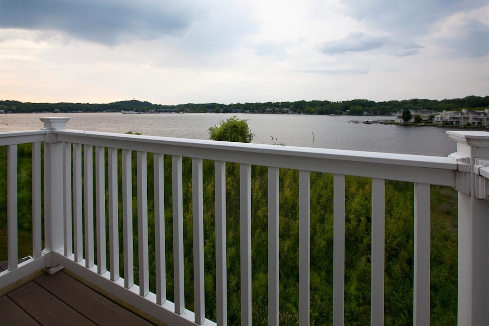 Swing Bridge Condo - Unit 10