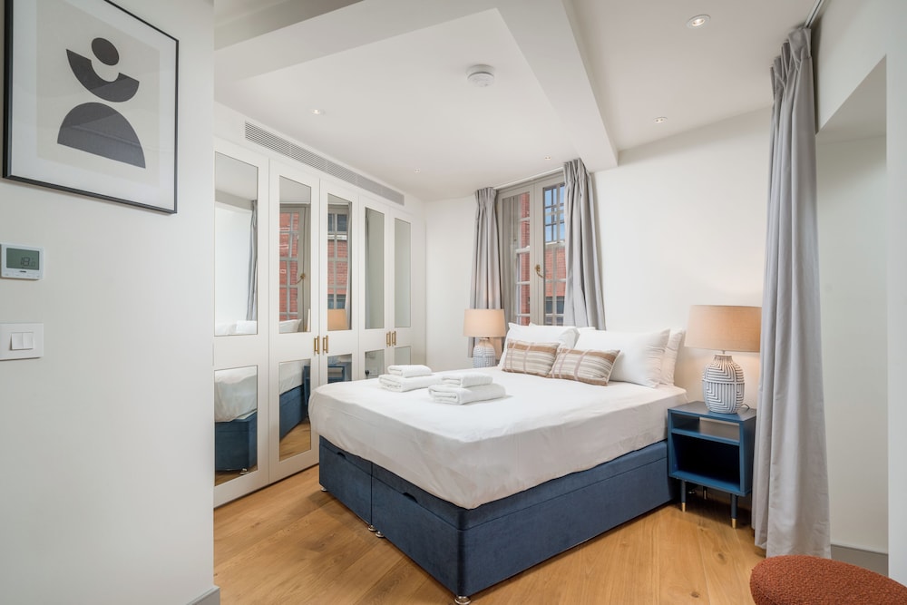 Luxury flats near Big Ben and London Eye