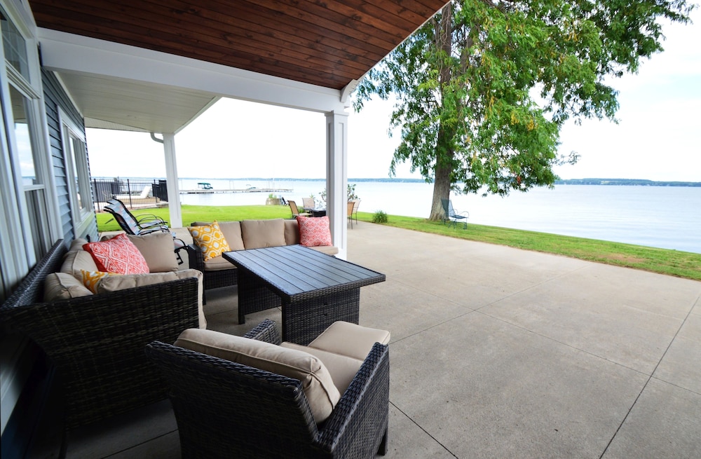 Waters Edge B&B Resort