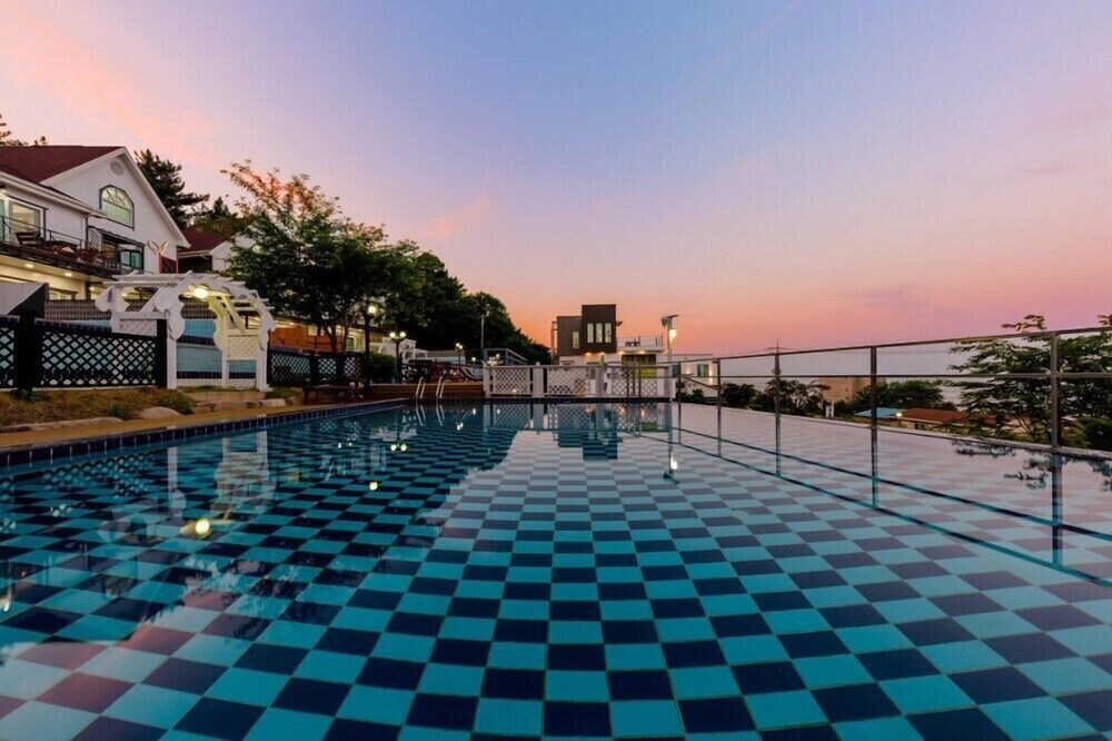 Pool Villa 1-2 Pension view 5