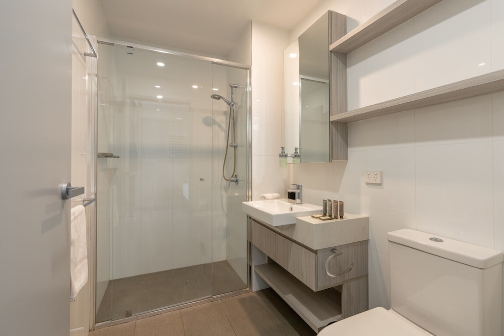 Best Location 2-bed With Gym, Pool 7-min From CBD
