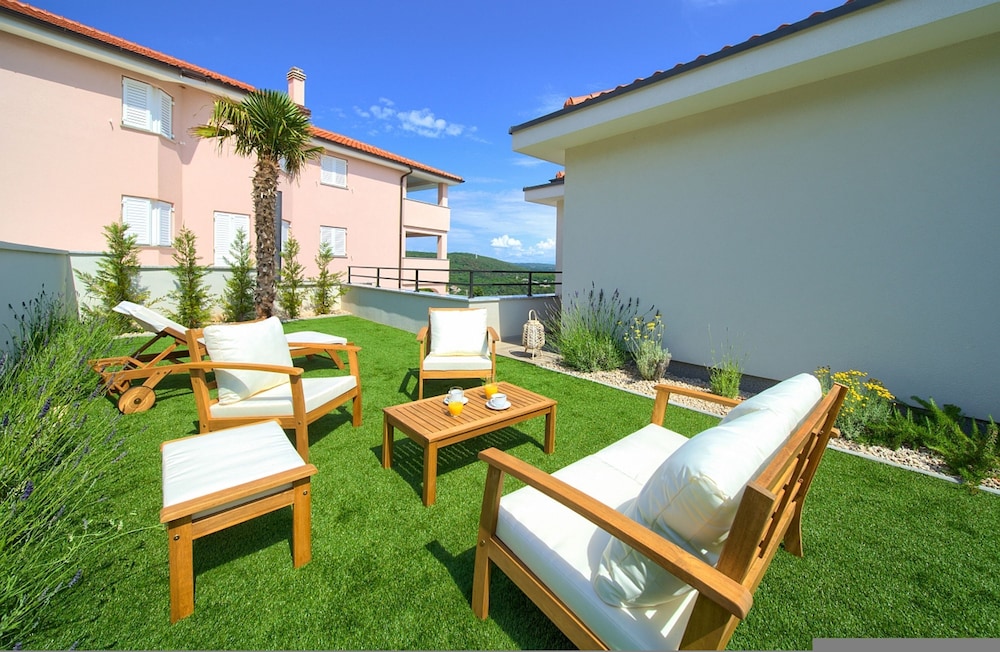 Villa Majestic With Sauna and Beautiful Views